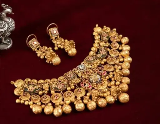 gold necklace